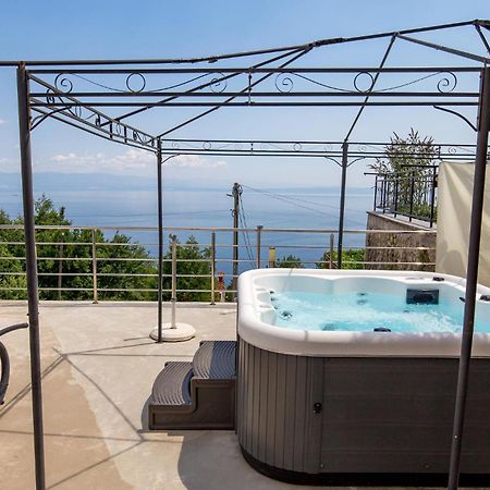 Stunning Apartment In Mošćenička Draga Екстериор снимка
